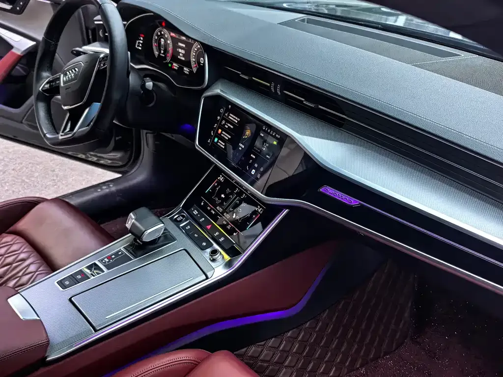 Audi A7L — фото 10