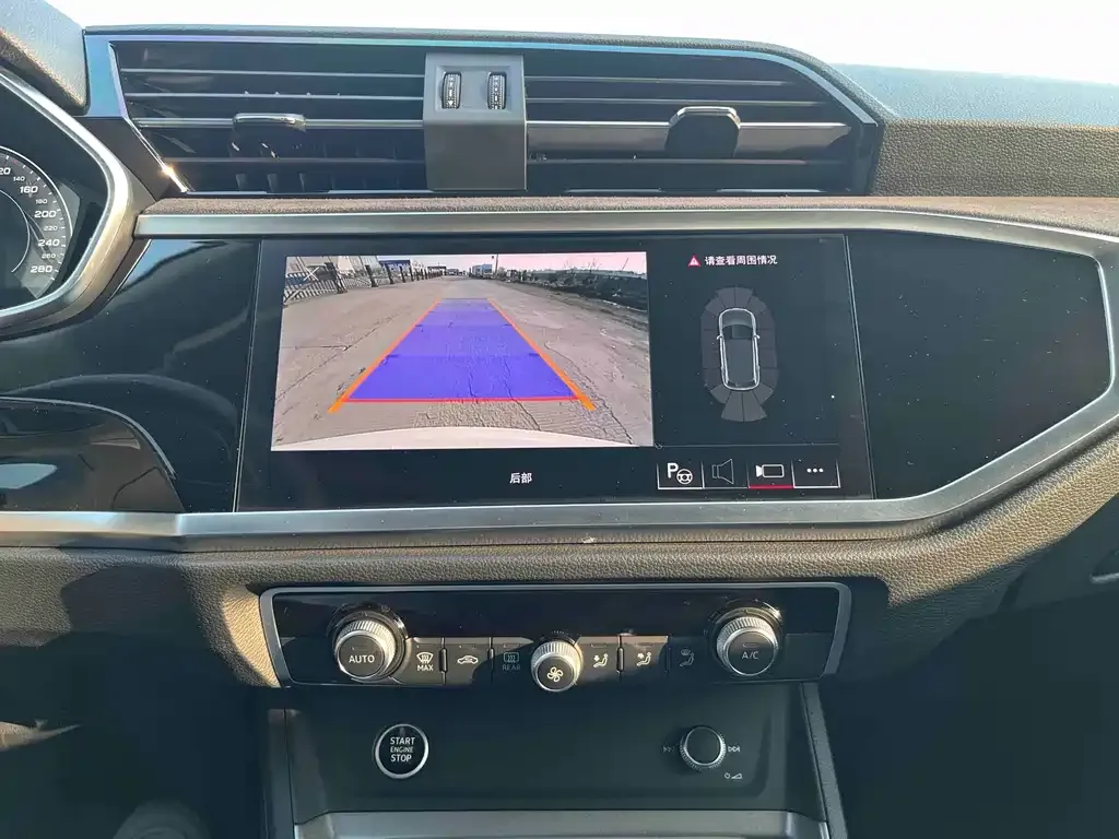 Audi Q3 2023 из CN, фото 2