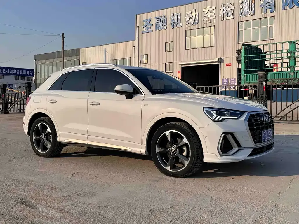 Audi Q3 2023 из CN, фото 10