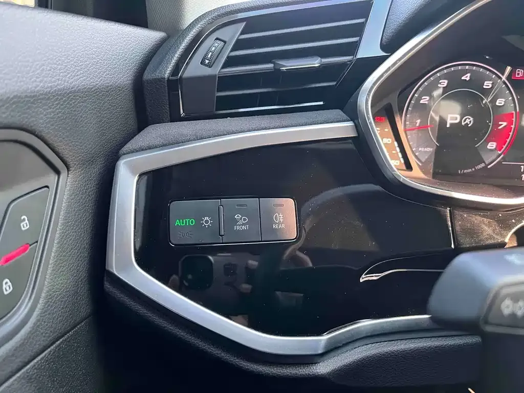 Audi Q3 2023 из CN, фото 8