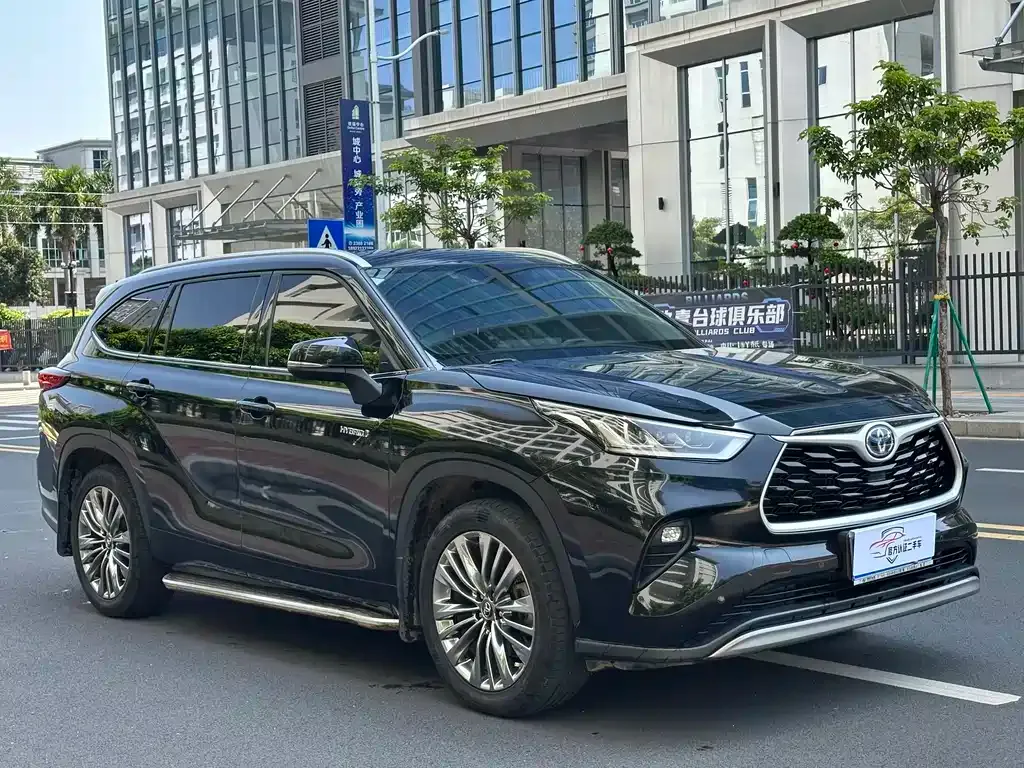 Toyota Highlander — фото 6