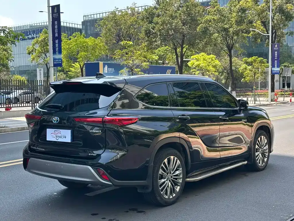 Toyota Highlander — фото 7