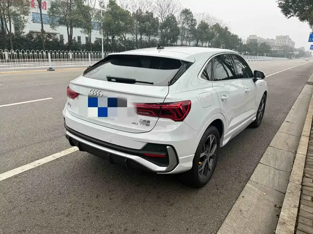 Audi Q3 Sportback — фото 8