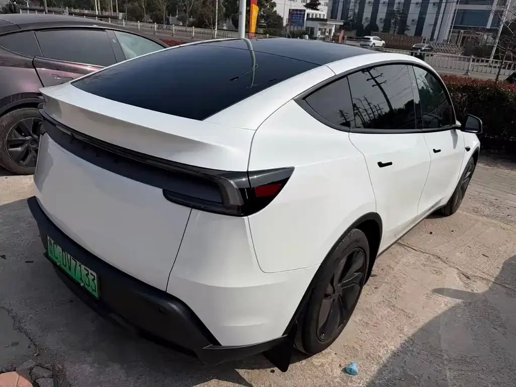 Tesla Model Y — фото 4