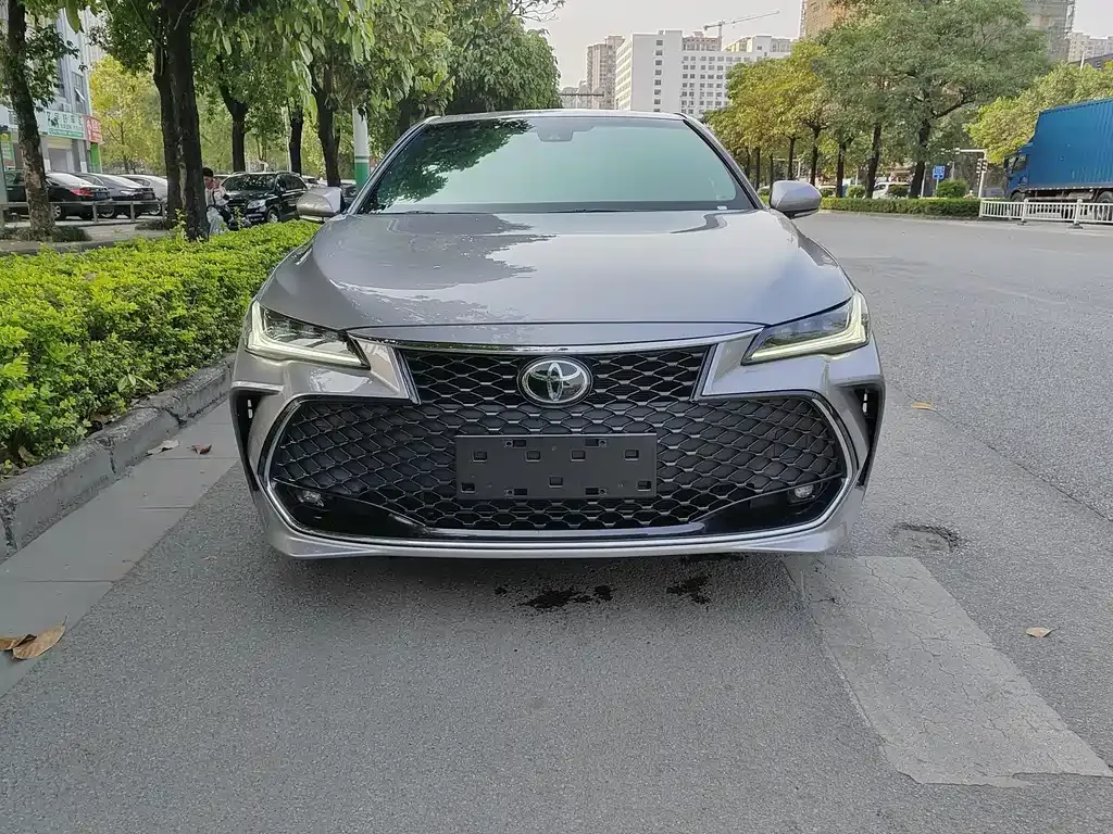 Toyota Avalon 2023 из CN, фото 1