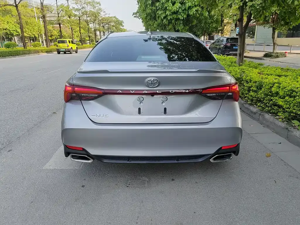Toyota Avalon 2023 из CN, фото 5