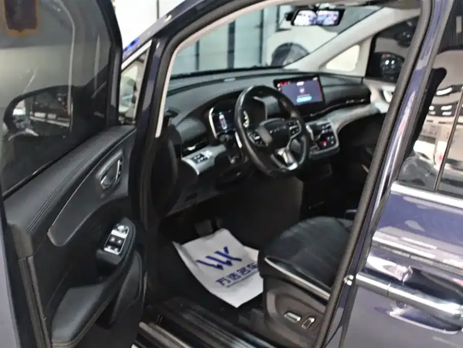 Roewe iMAX8 — фото 8