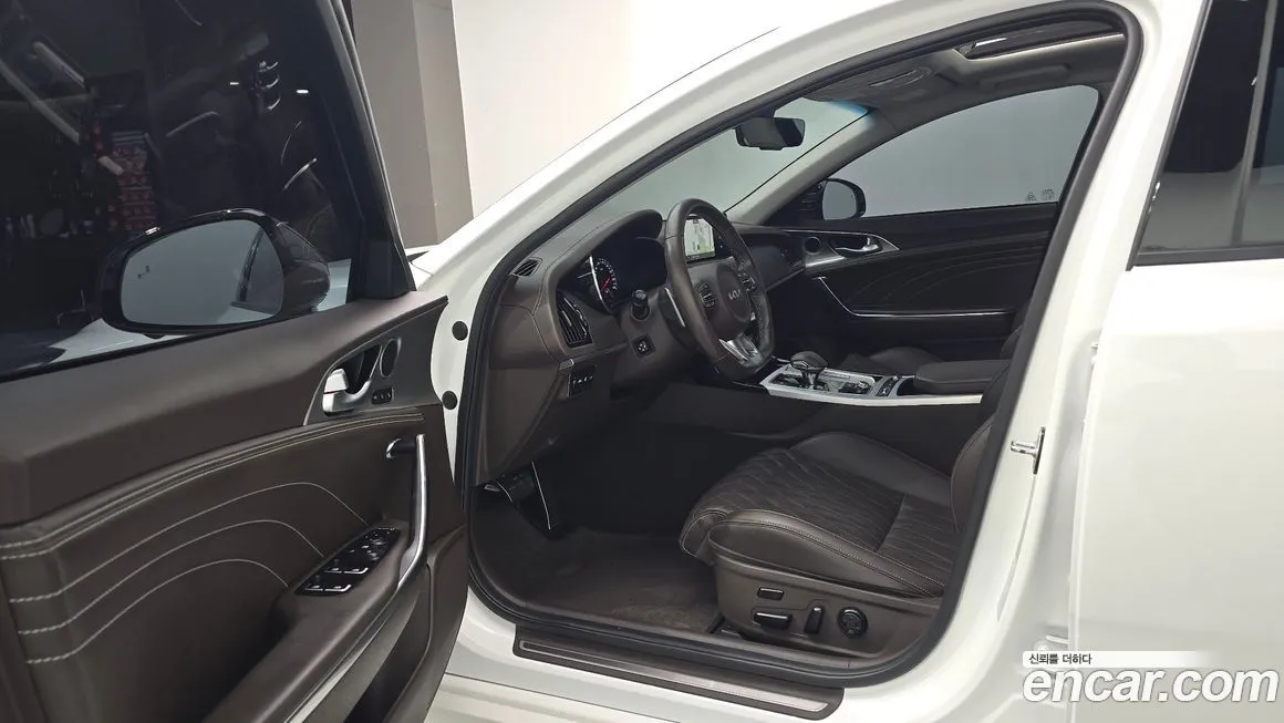 Kia Stinger 2023 из KR, фото 2