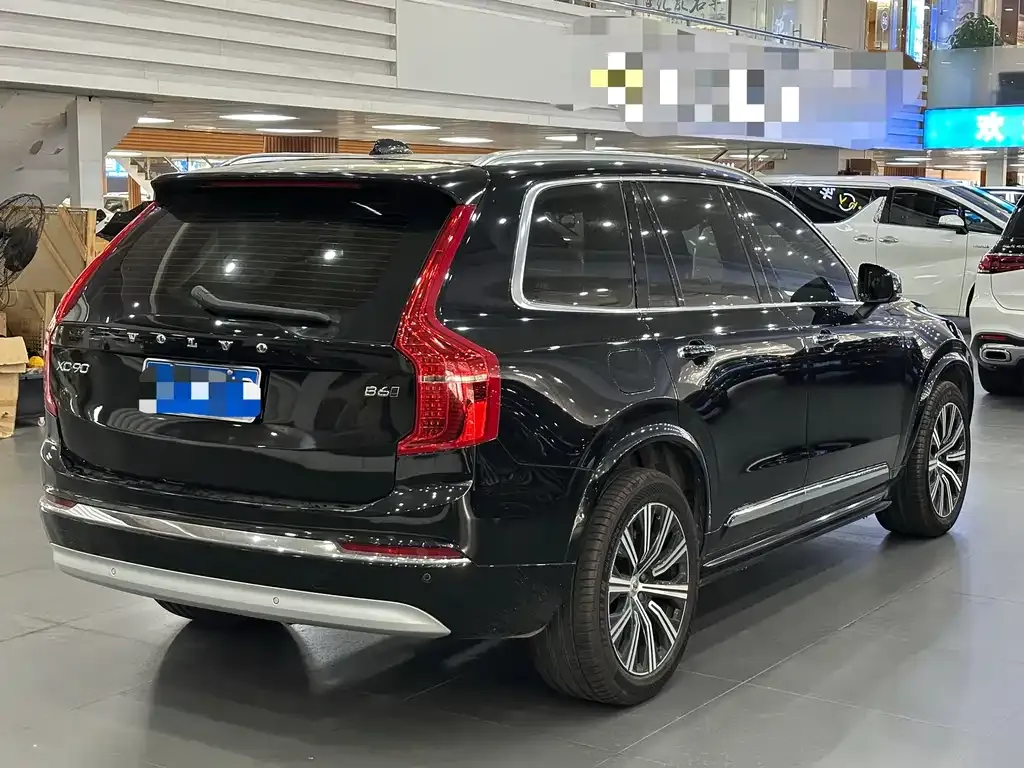 Volvo XC90 — фото 8