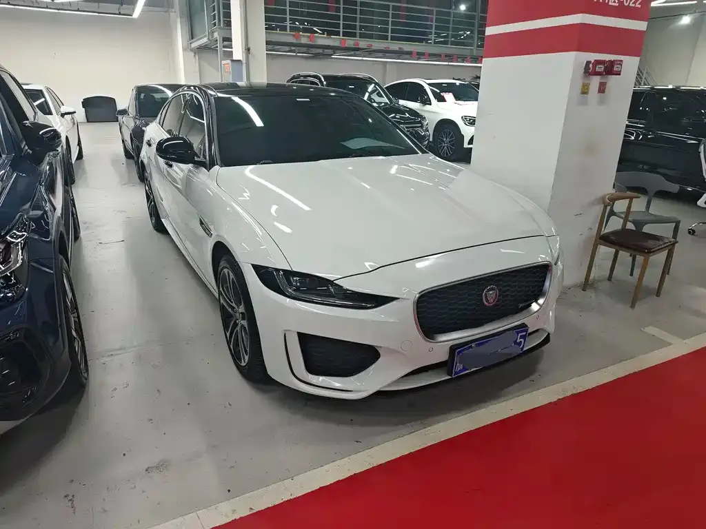 Jaguar XEL — фото 10