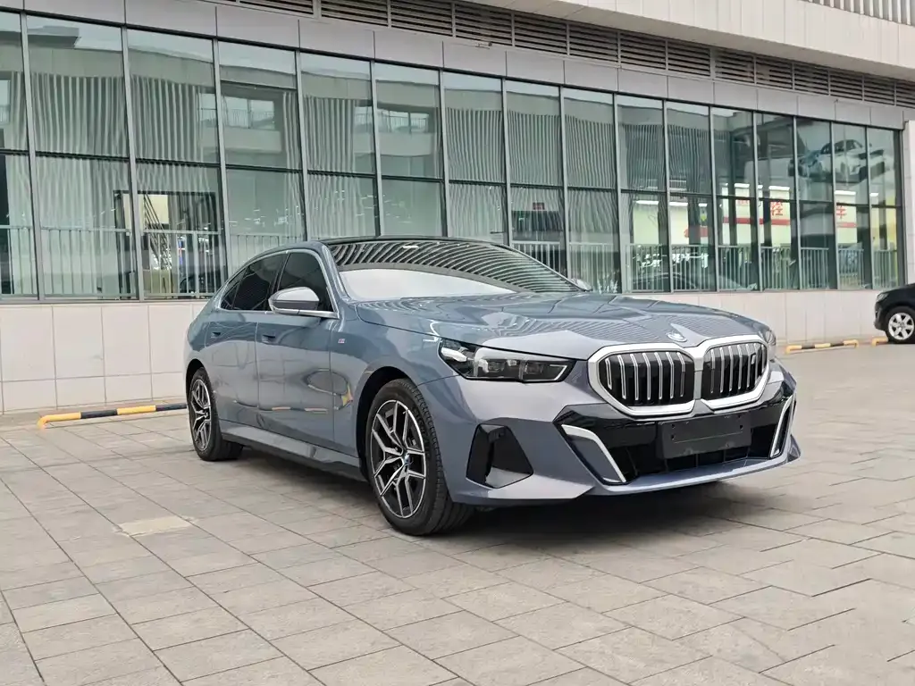 BMW i5 — фото 10