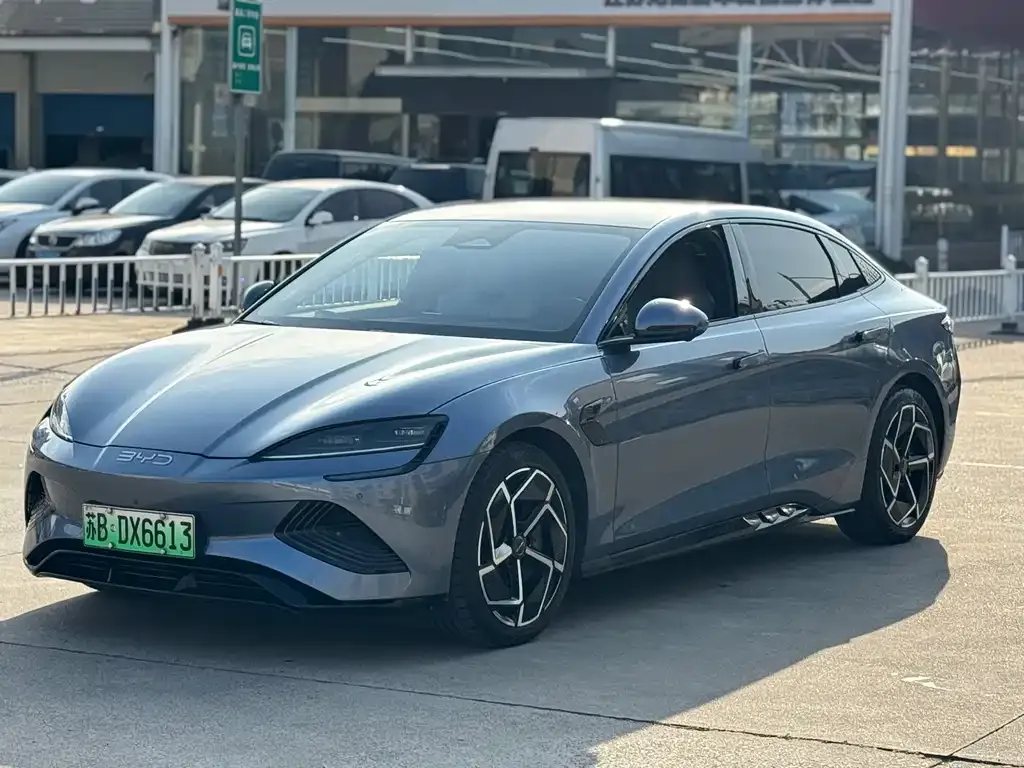 BYD Seal — фото 1