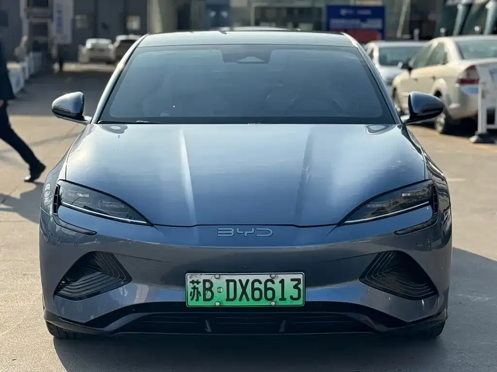 BYD Seal — фото 3