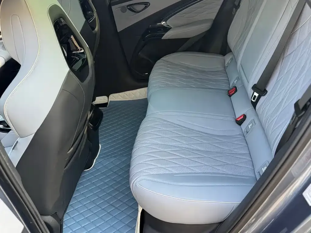 BYD Seal — фото 9