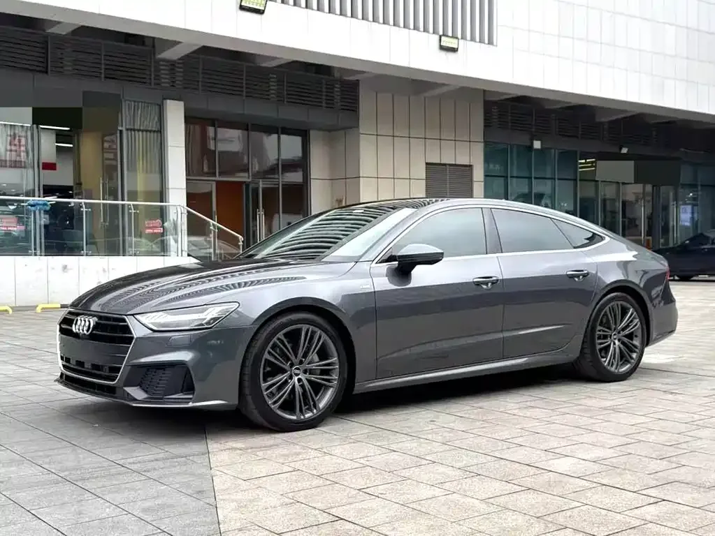 Audi A7 — фото 1