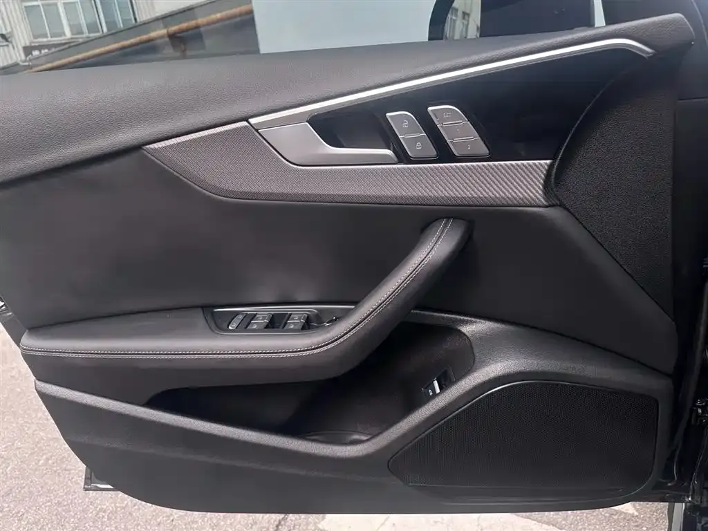 Audi A4L 2025 из CN, фото 6