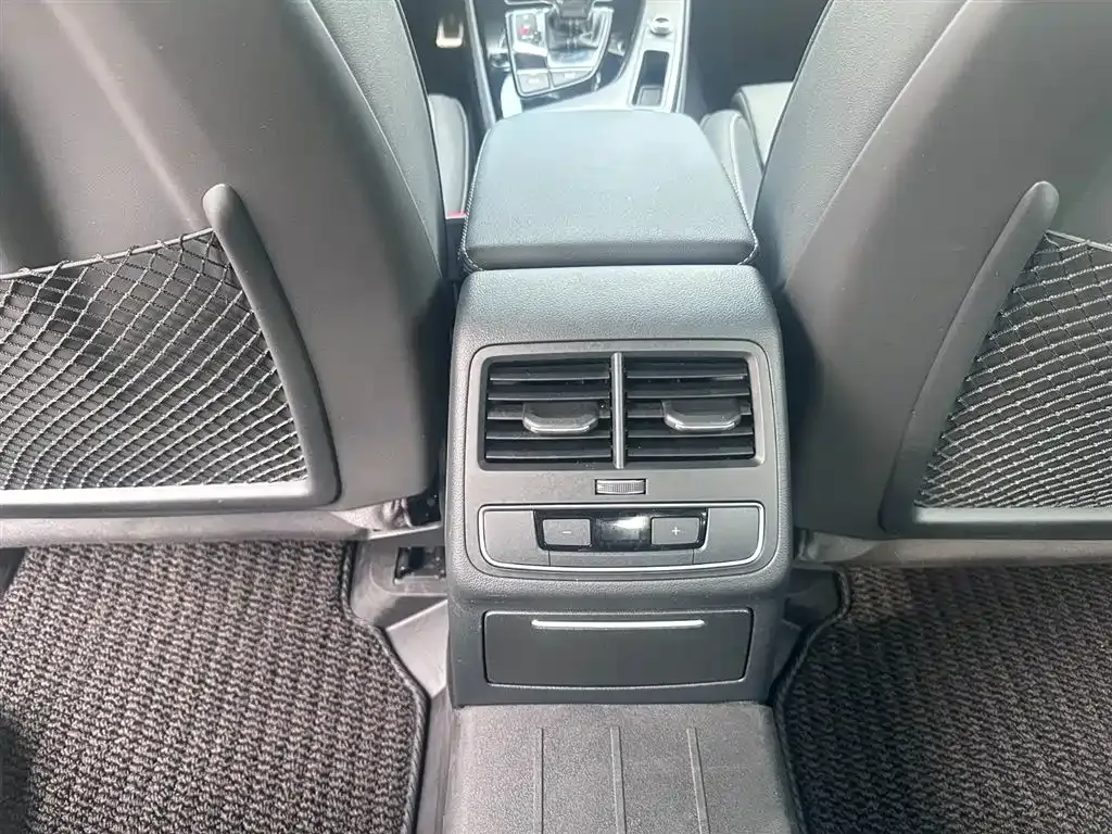 Audi A4L 2025 из CN, фото 10