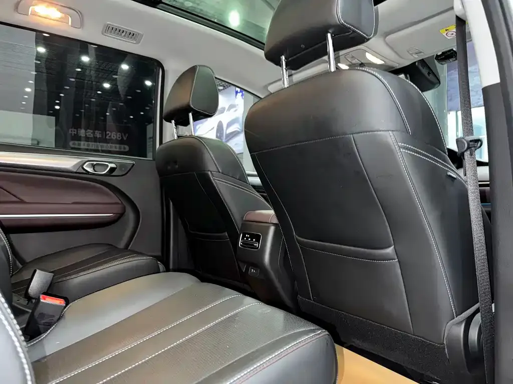 GAC Motor Trumpchi M6 — фото 8
