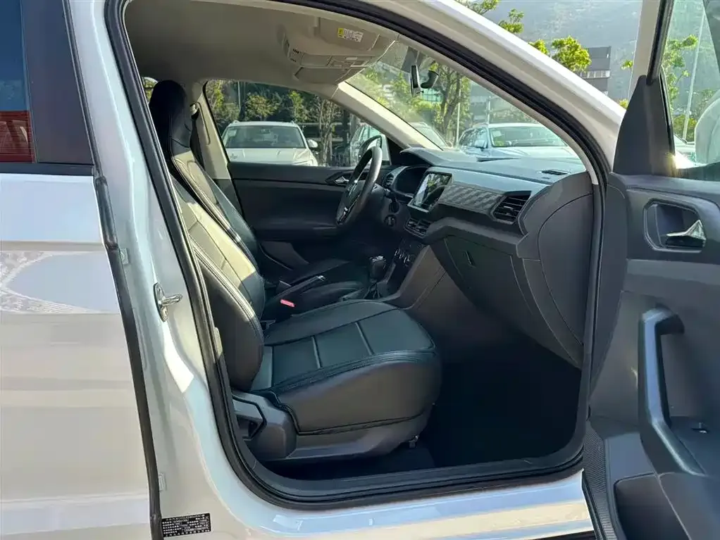 Volkswagen T-Cross — фото 9