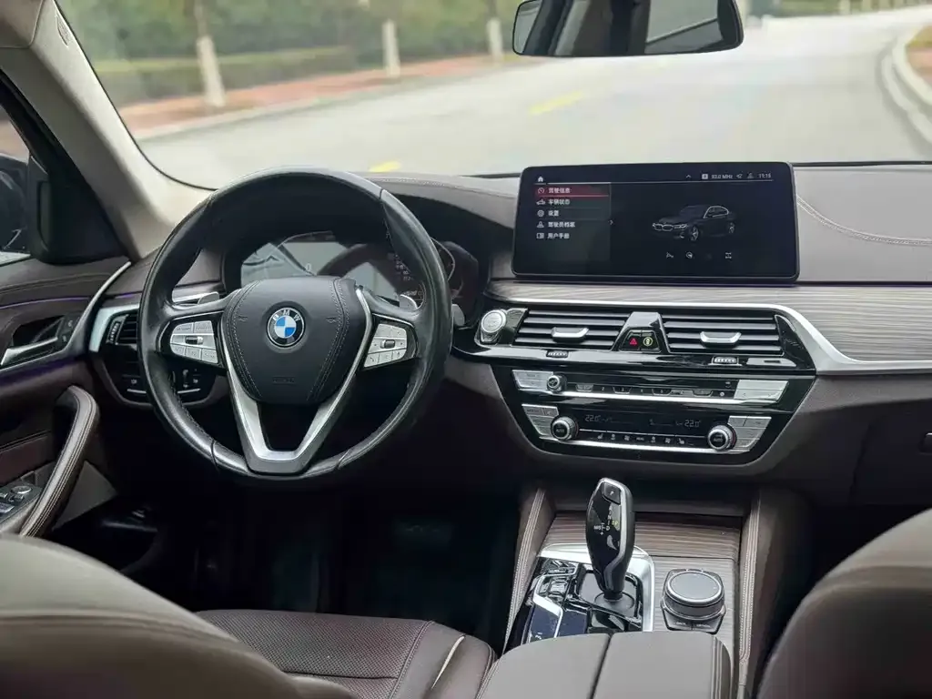 BMW 5 Series — фото 2