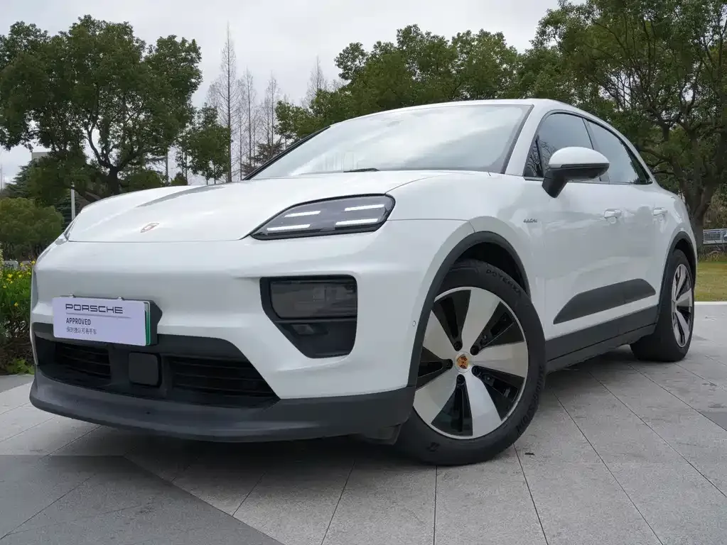 Porsche Macan EV