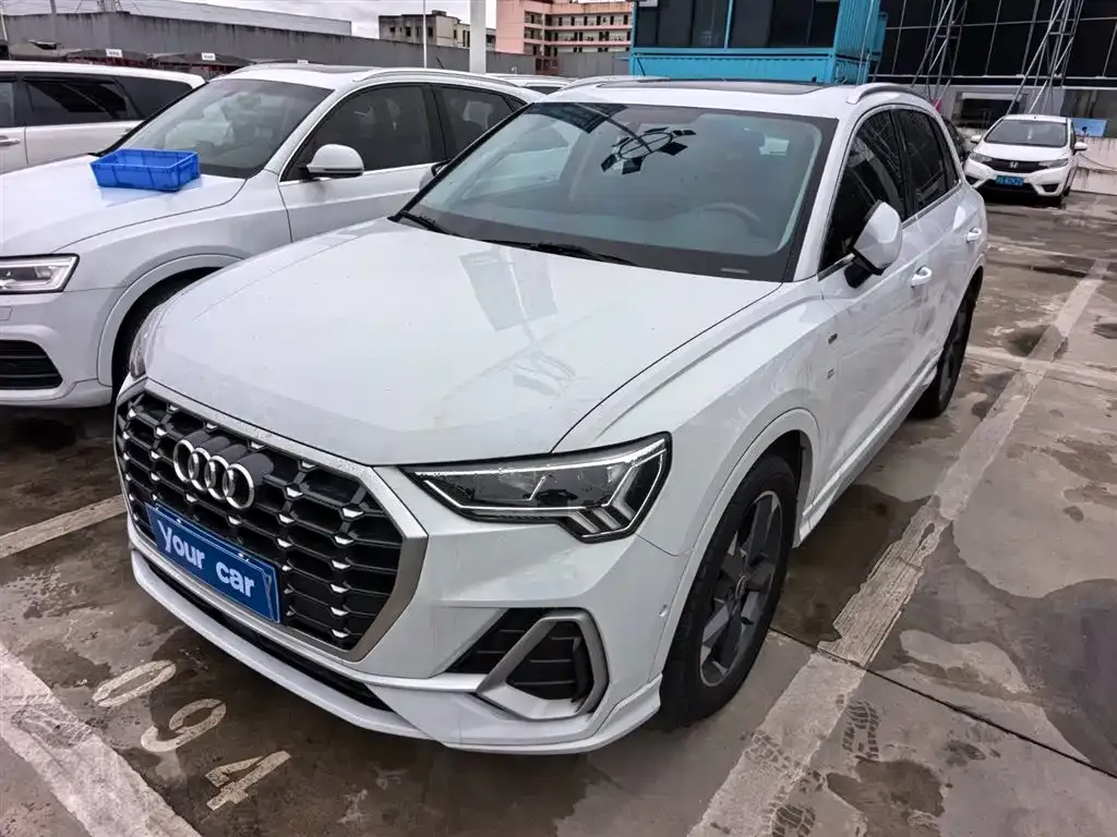 Audi Q3 — фото 1