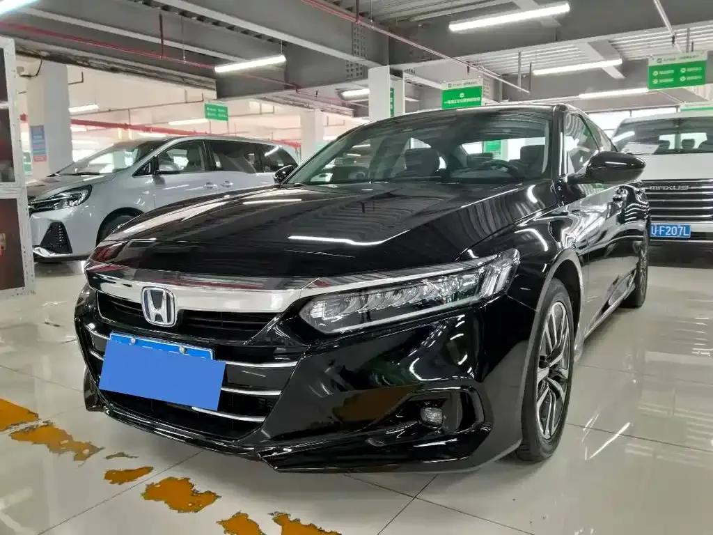Honda Accord — фото 1