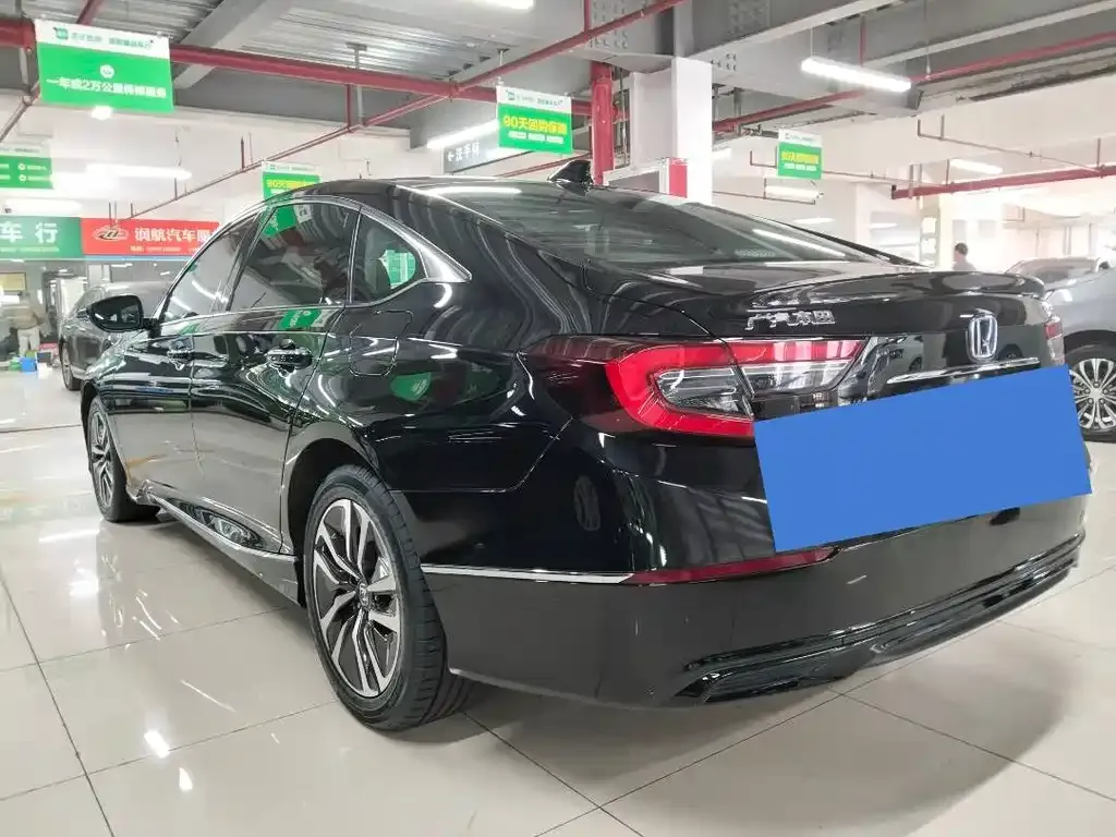 Honda Accord — фото 8
