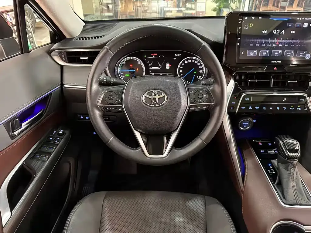 Toyota Harrier — фото 10