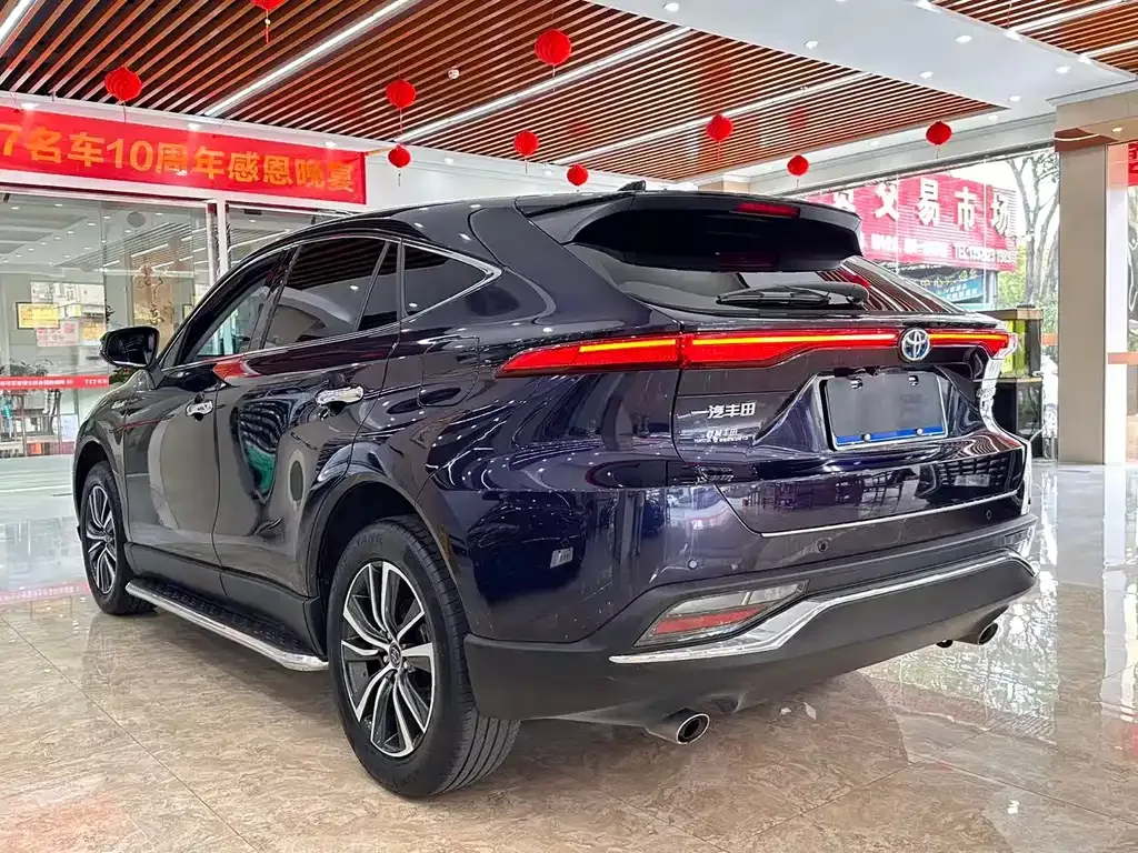 Toyota Harrier — фото 4