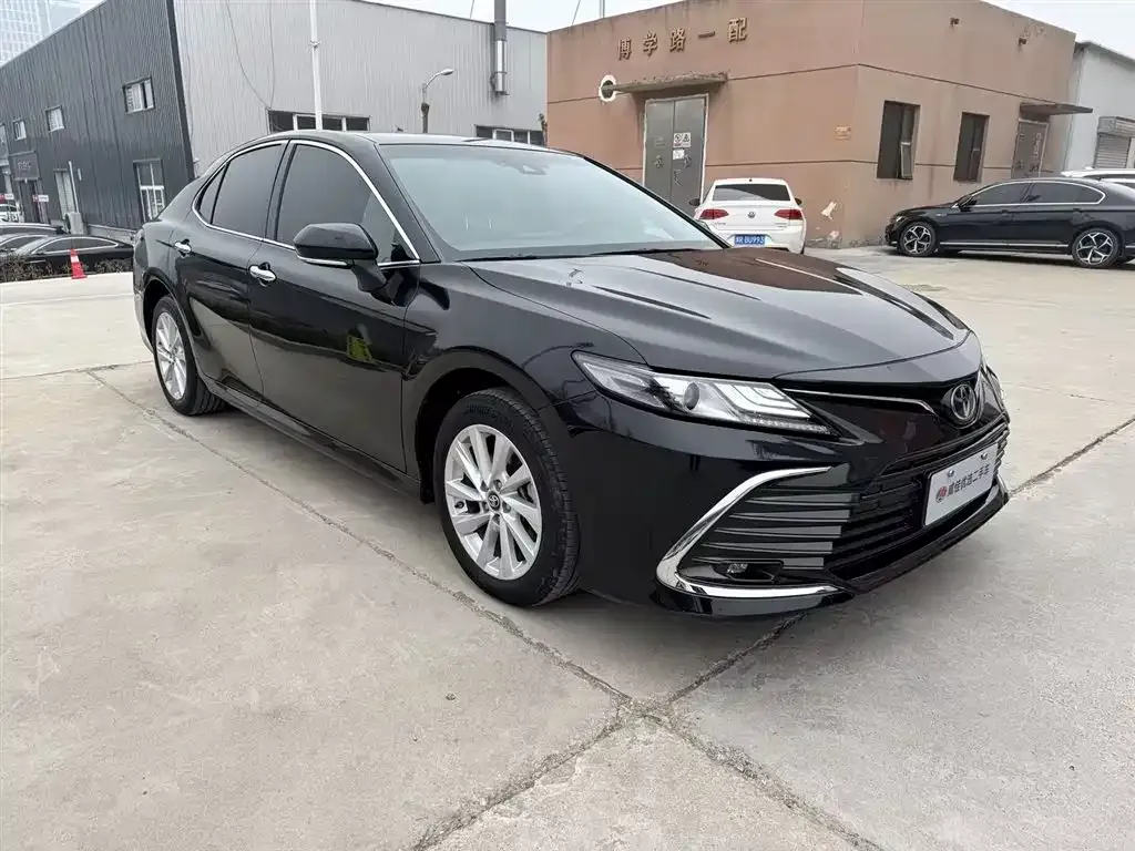 Toyota Camry — фото 7