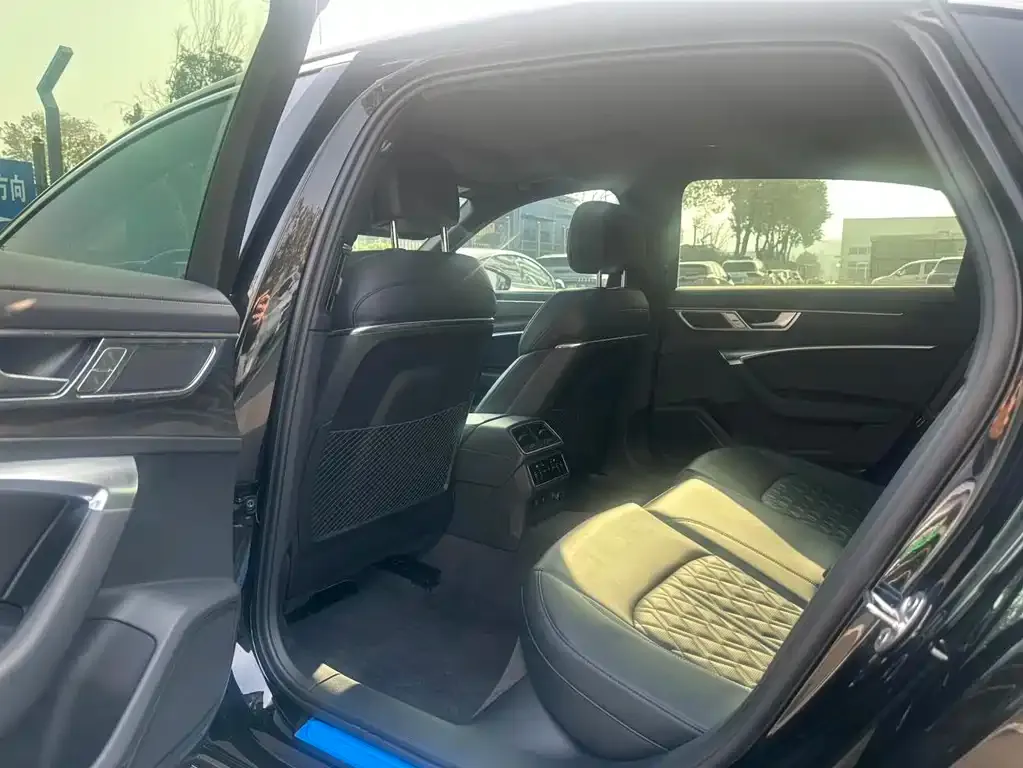 Audi A6L 2024 из CN, фото 7