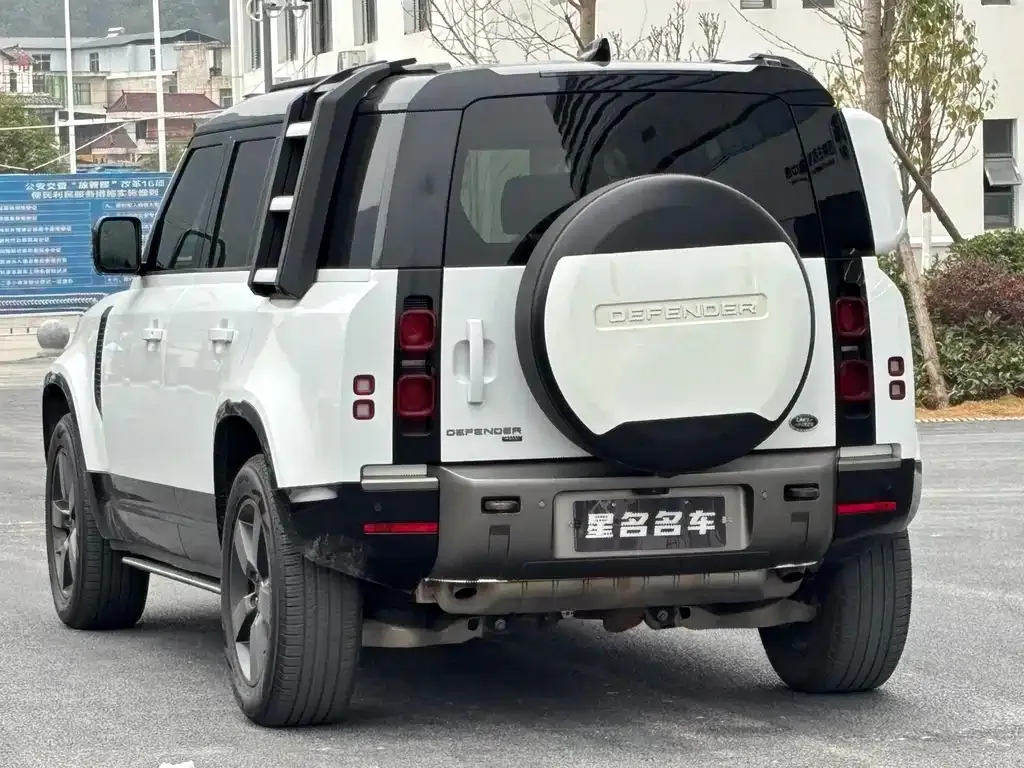 Land Rover Defender — фото 10