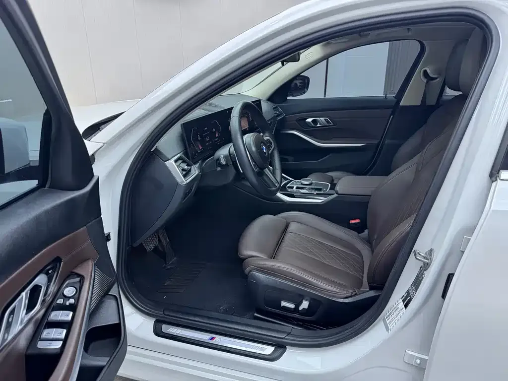 BMW 3 Series 2023 из CN, фото 4