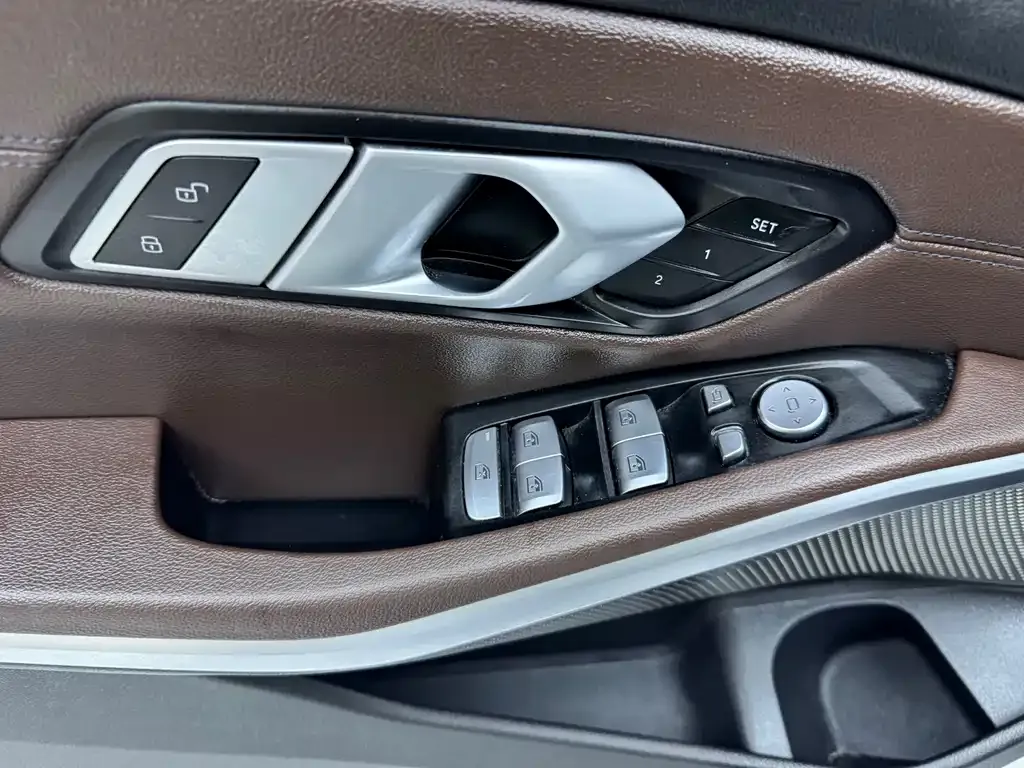 BMW 3 Series 2023 из CN, фото 8