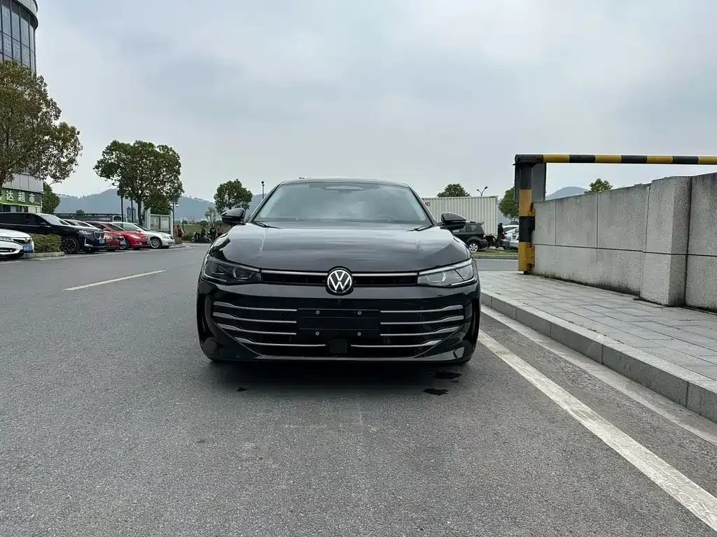 Volkswagen Passat — фото 8