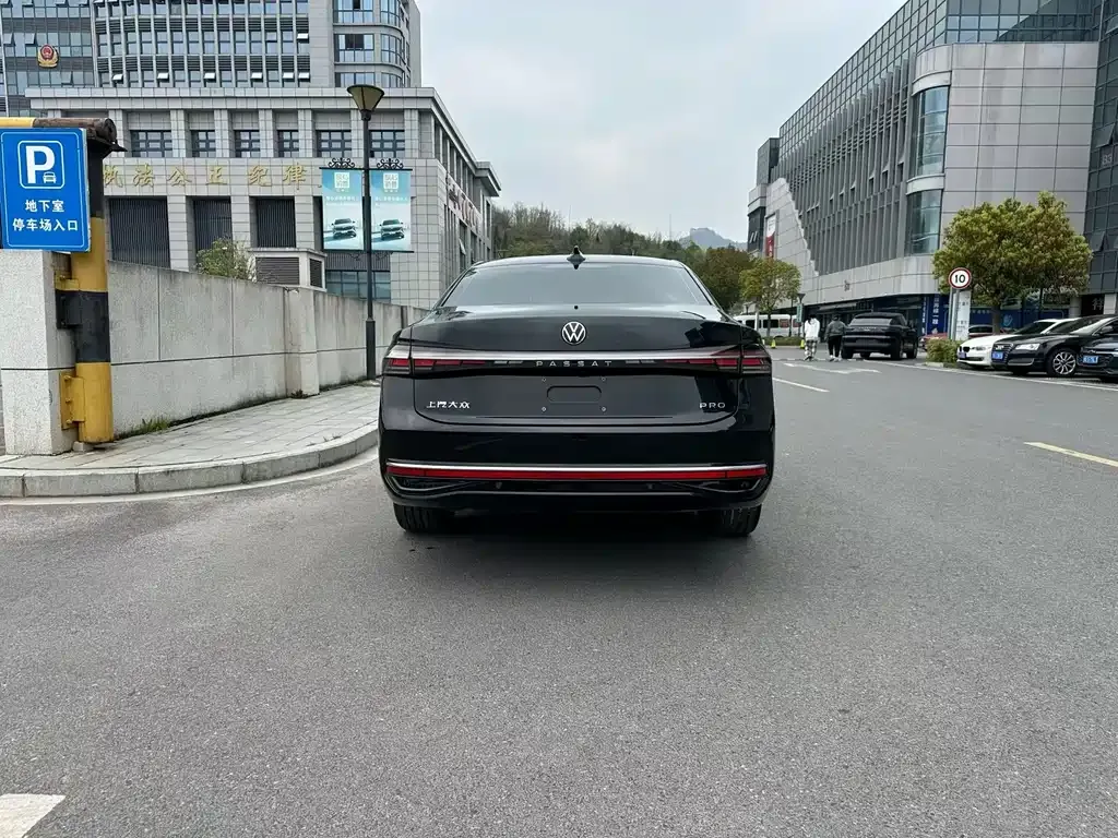 Volkswagen Passat — фото 7