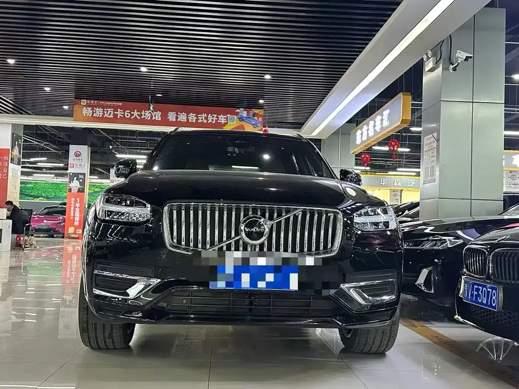 Volvo XC90 — фото 1