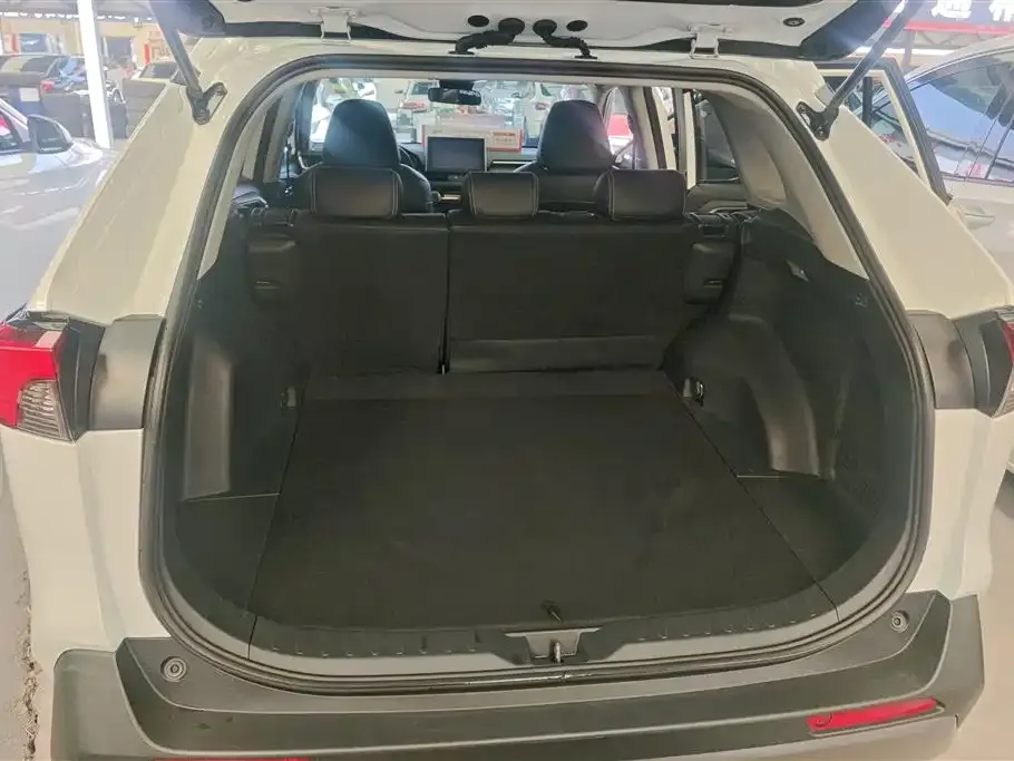 Toyota RAV4 2022 из CN, фото 2