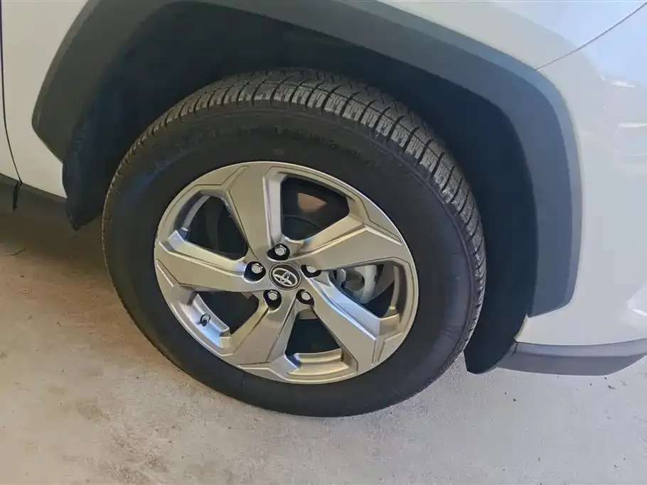 Toyota RAV4 2022 из CN, фото 4