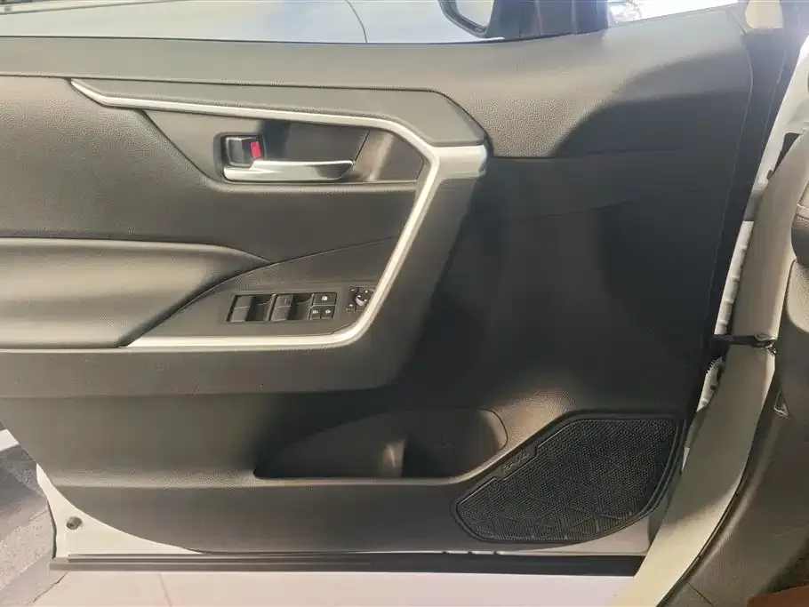 Toyota RAV4 2022 из CN, фото 7