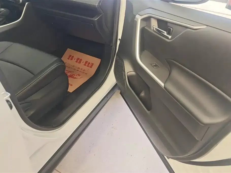 Toyota RAV4 2022 из CN, фото 5