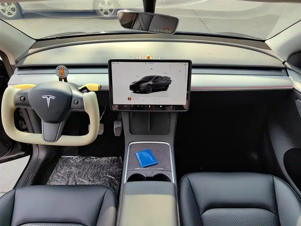 Tesla Model Y — фото 6