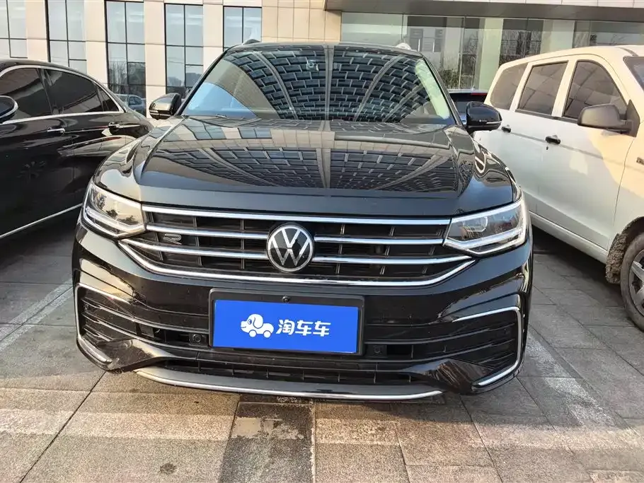 Volkswagen Tiguan L — фото 10