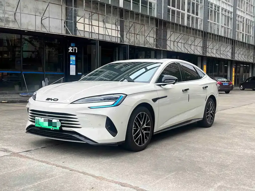 BYD Seal 07 DM-i — фото 1