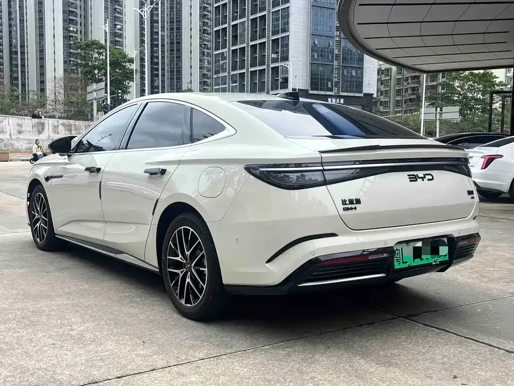BYD Seal 07 DM-i — фото 3
