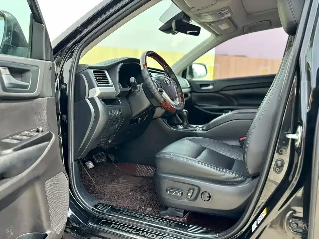 Toyota Highlander 2021 из CN, фото 5
