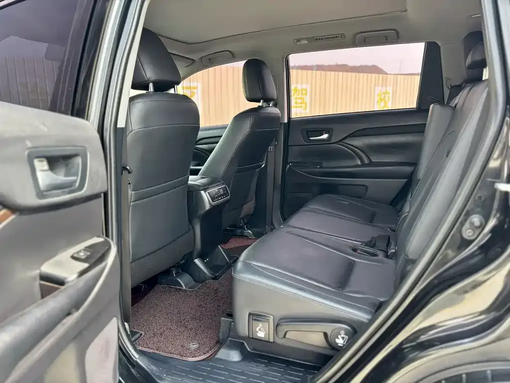 Toyota Highlander 2021 из CN, фото 3