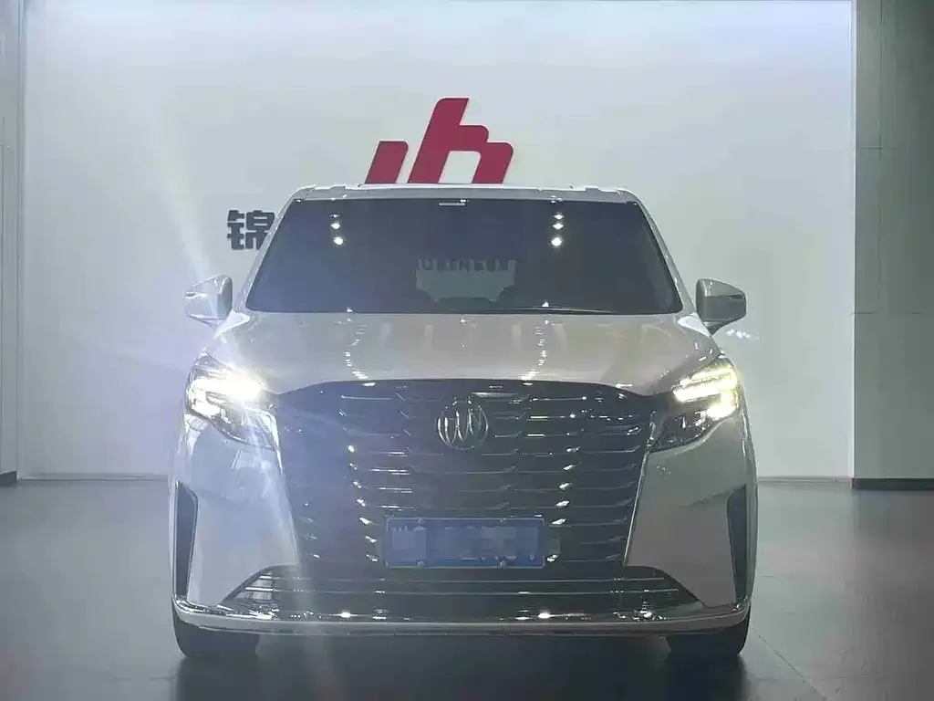 Buick GL8 2023 из CN, фото 2