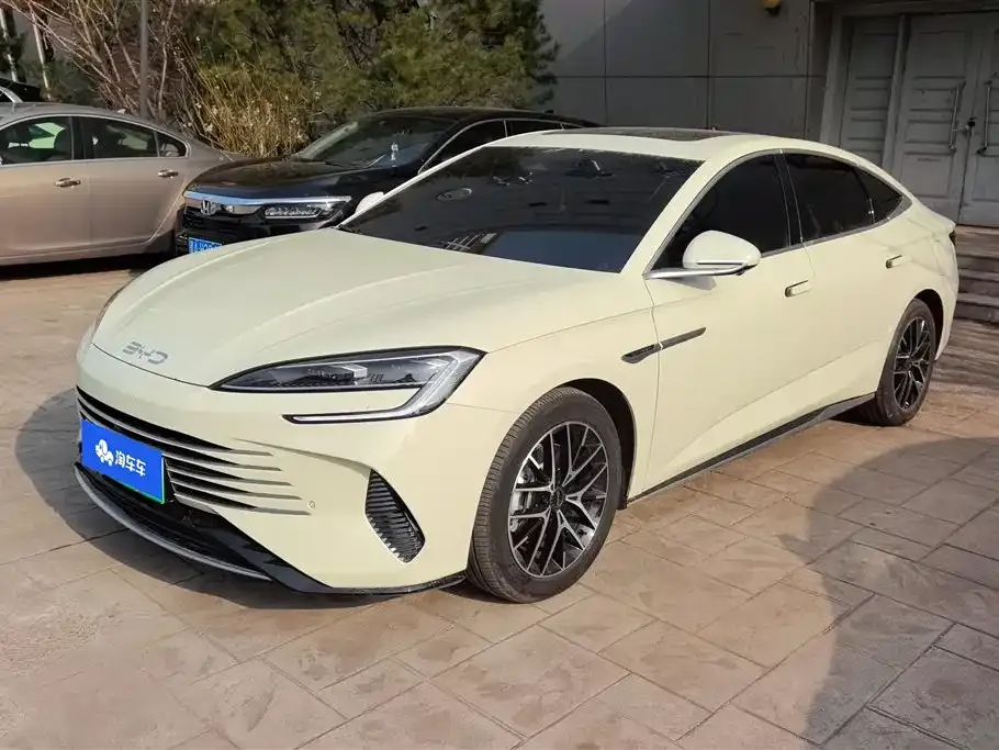 BYD Seal — фото 1